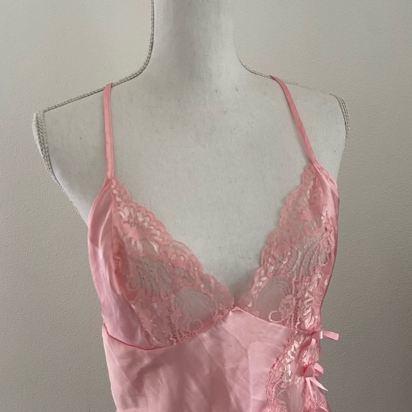 Pink satin lingerie sexy slip nightie fredericks of Hollywood Valentine’s Day - Picture 3 of 16